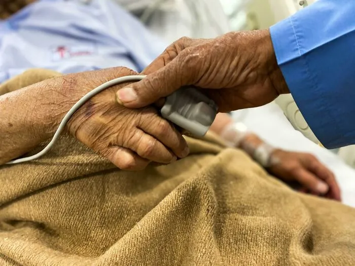Someone Asked “What Happens In Hospitals That’s Hidden?”, And 30 HC Workers Delivered