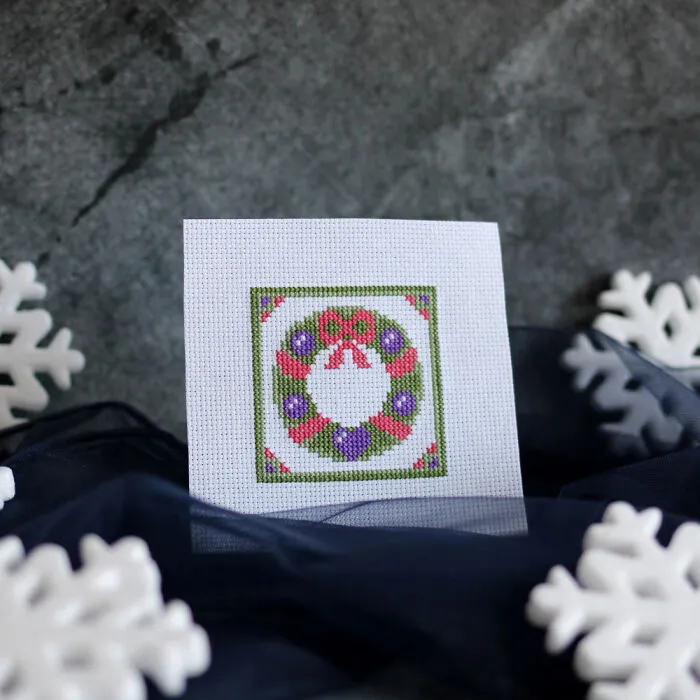 15 Simple And Easy Cross-Stitch Patterns For Christmas And New Year