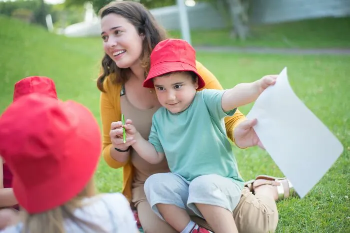 30 People Online Spill The Beans About Their High-Pay Jobs That They Do Without A Degree