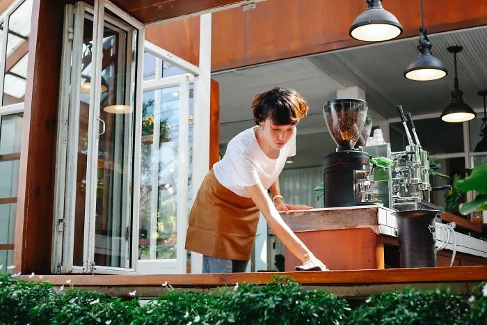 30 Stories From People Who Dealt With A Colleague That Walked Out On A Job In The Most Sudden Way