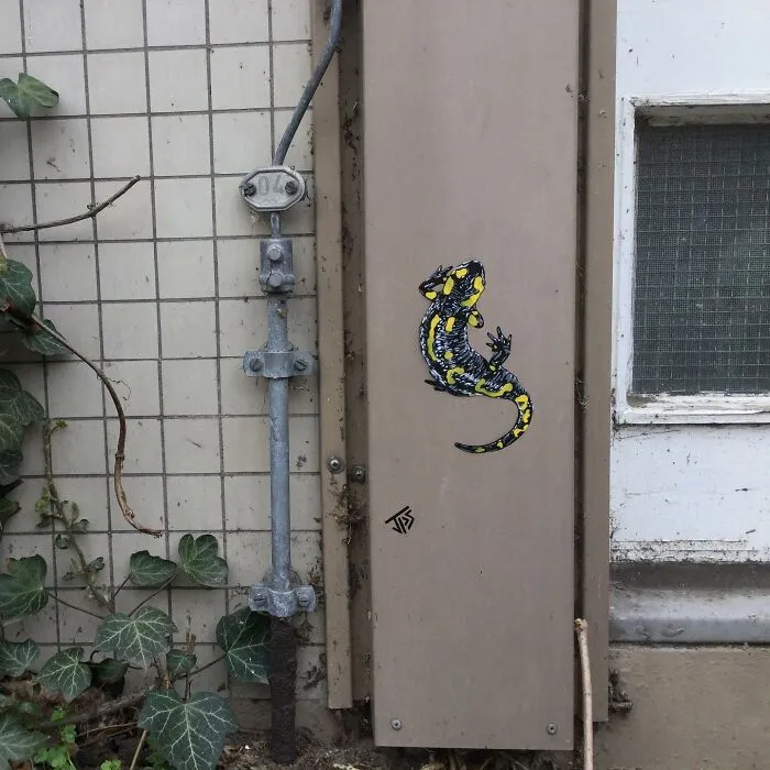 20 Works Of Street Graffiti That Interacts With Its Surroundings By This Artist (New Pics)