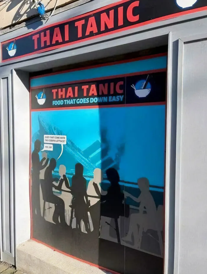 30 Bizarre And Shady Places Shared On “Restaurants With Threatening Auras”