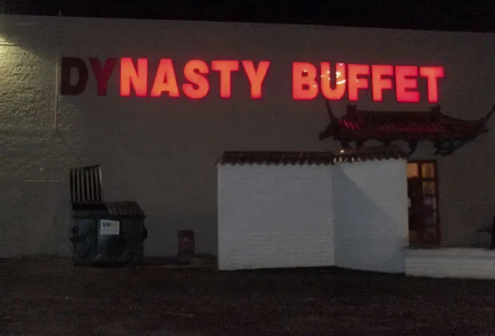 30 Bizarre And Shady Places Shared On “Restaurants With Threatening Auras”