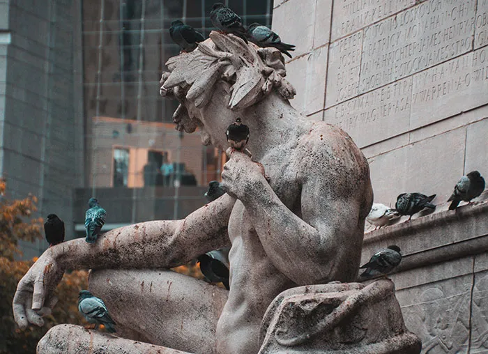 30 Conspiracy Theories That Some People Actually Believe Despite How Ridiculous They Sound
