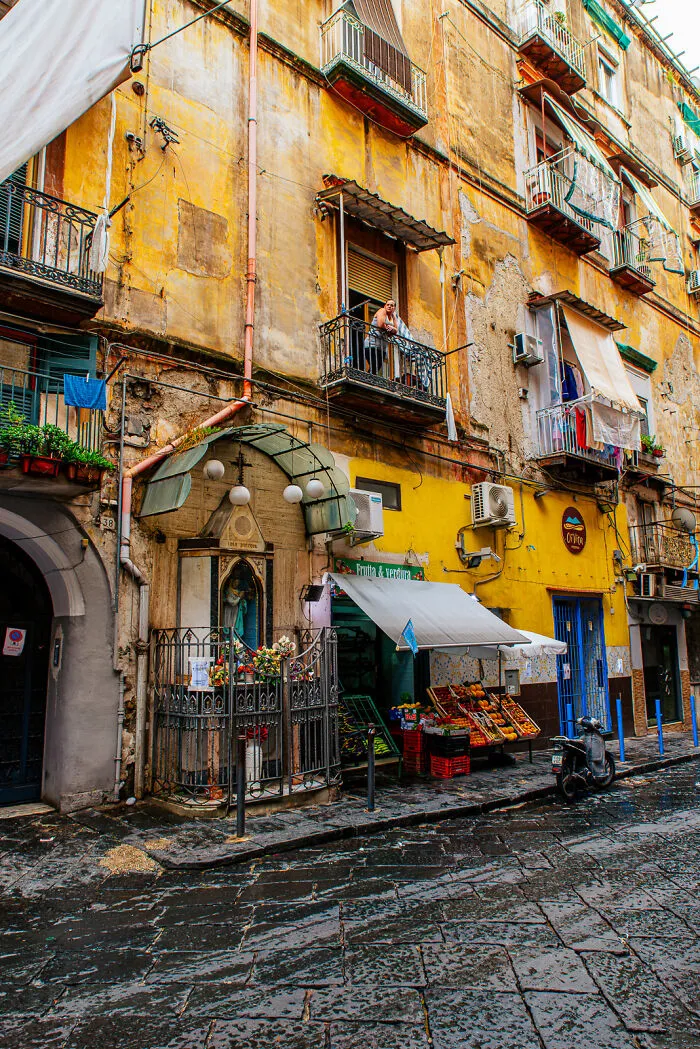 I Traveled To Naples, And Here Are The 40 Best Photos I Took There