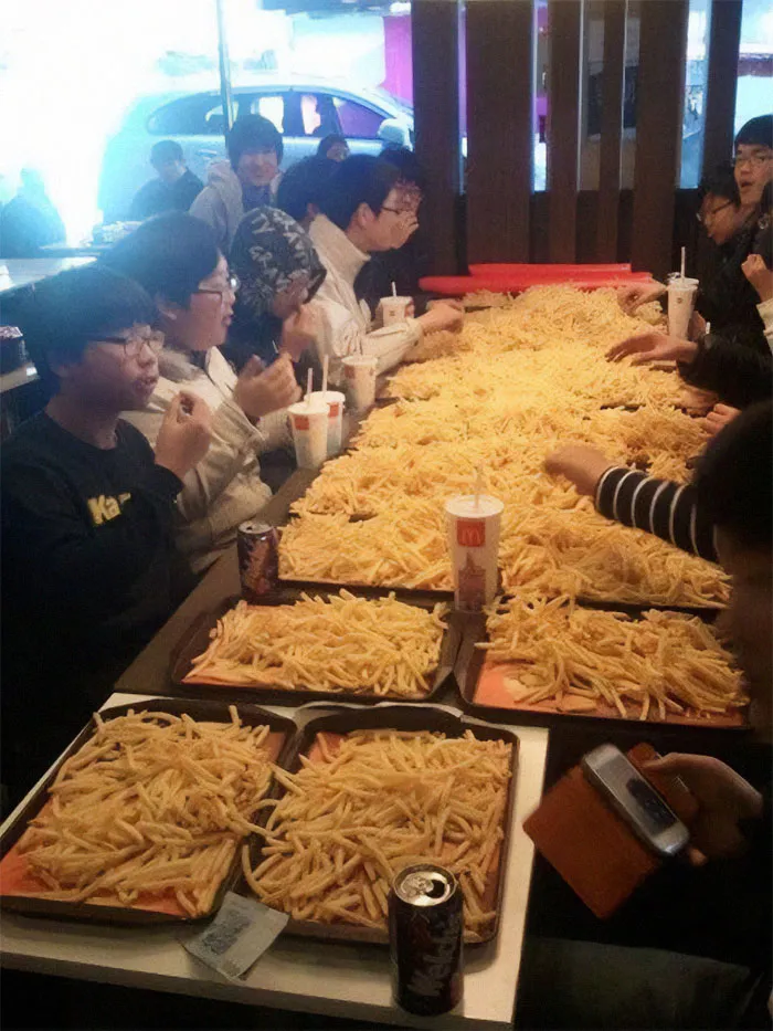 “Meals With Threatening Auras”: 35 Images Of Bizarre Foods We Wish We Could Unsee