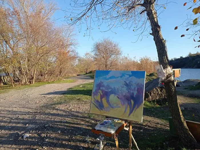 Here's What Artists Paint In The Front-Line Zone