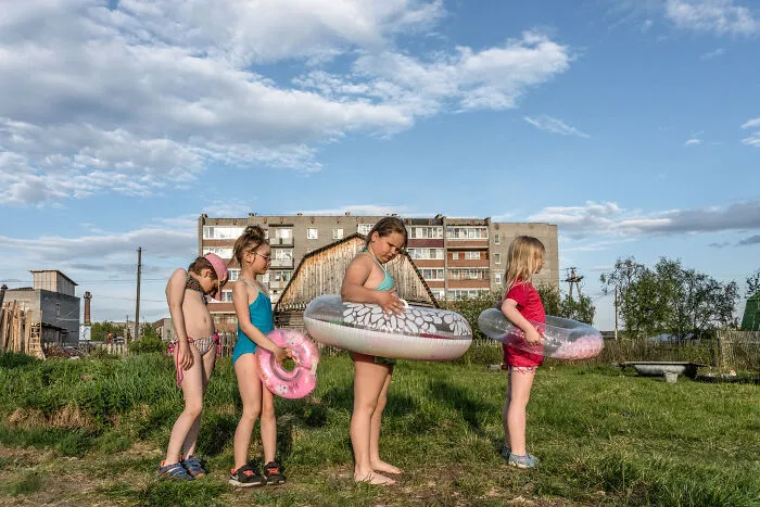People, Winner: Going To Save Themselves From The Abnormal Heat By Natalya Saprunova