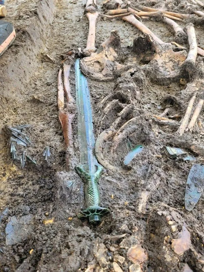 They Find In Germany A Sword From The Bronze Age Of More Than 3,000 Years Ago In An Exceptional State Of Conservation