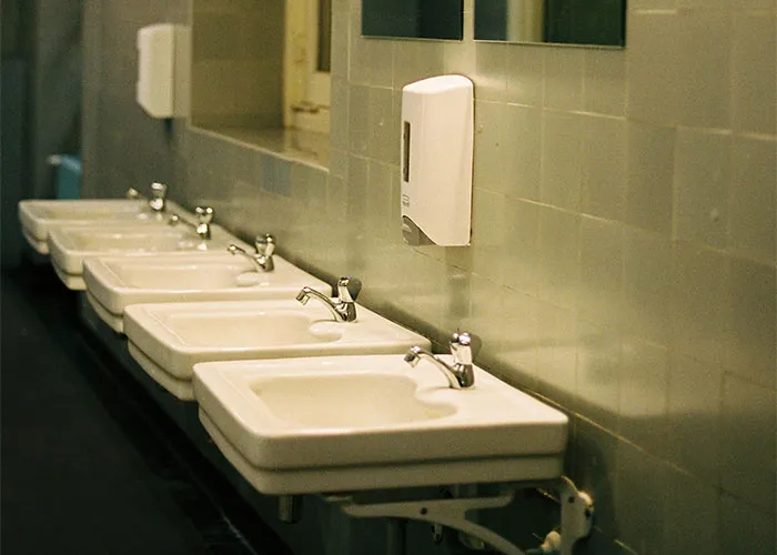 29 Restaurant Red Flags That Mean You Should Probably Not Eat There