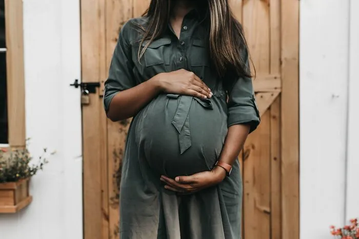 30 Cases Of Women Being Ignorant About A Baby Growing Inside Of Them, As Shared Online