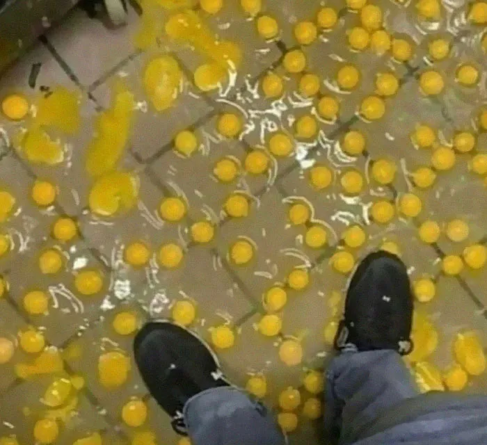 32 Funny And Bizarre Pics Of Food, As Shared On “Chaotic Food” Instagram Page (New Pics)