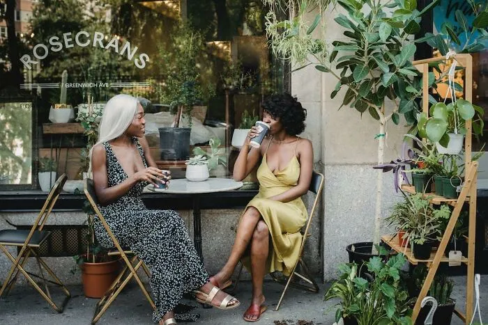 30 People Share What Made Them Notice Their Friends Have A Bad Marriage