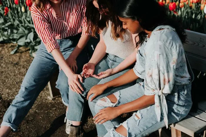 30 People Share What Made Them Notice Their Friends Have A Bad Marriage