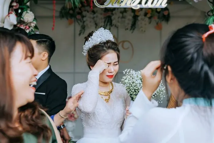 30 People Share Things They Saw At Weddings That Made Them Think A Divorce Was Coming