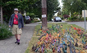 50 People Whose Lives Are Never Boring Because Of Hilarious Neighbors (New Pics)