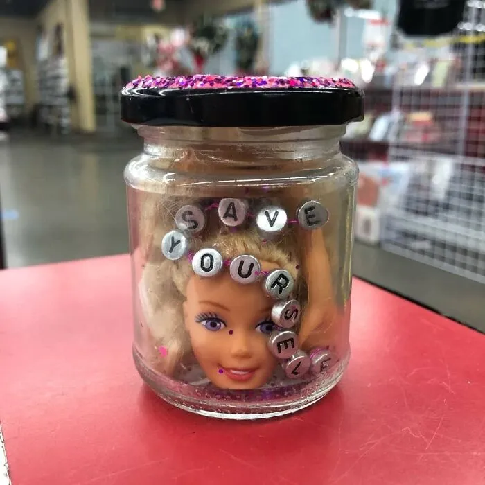 50 Weird Items That People Donated To Thrift Stores, Only For Them To End Up On This IG Page
