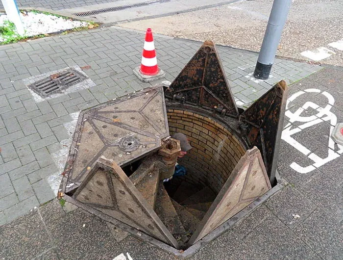 24 Nuevas fotos de arte accidental e intencionado compartidas en «Lost Found Art»