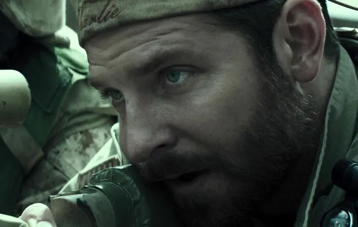 Chris Kyle looking in American Sniper