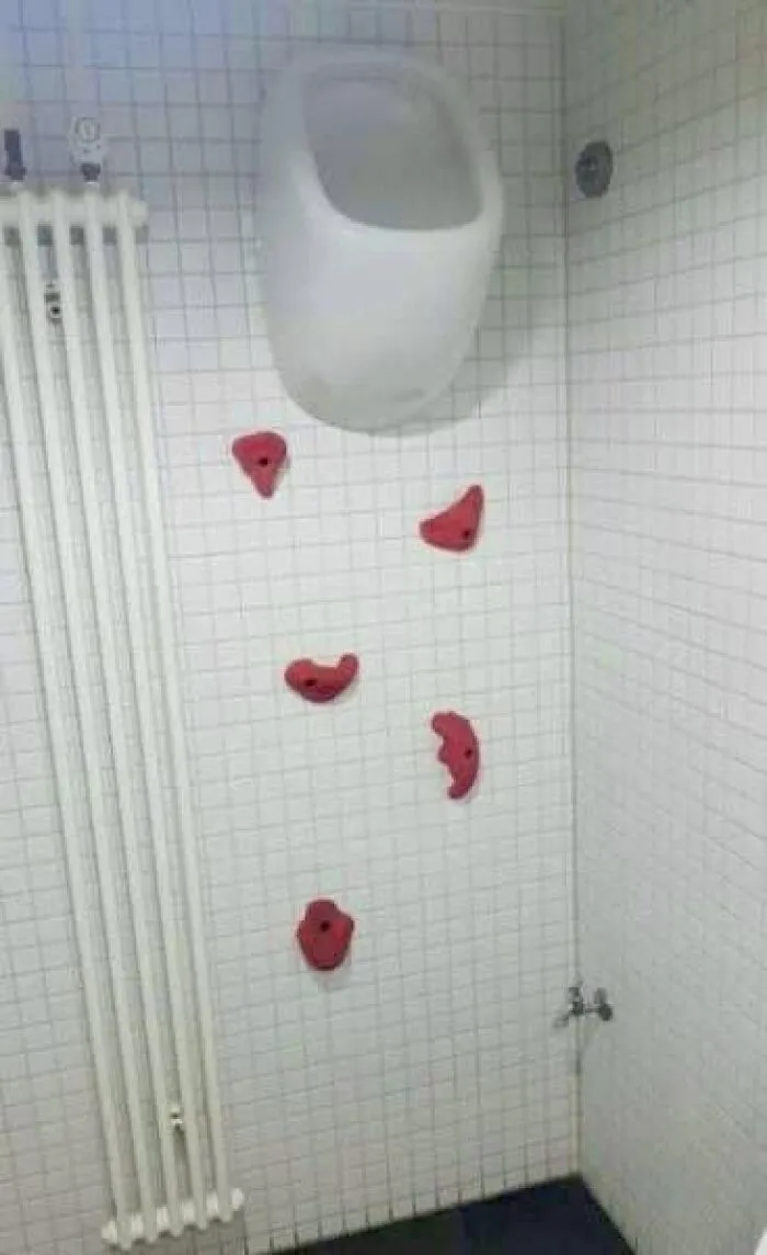 50 Weird Images That Need No Context Whatsoever To Be Hilarious, As Seen On This FB Page
