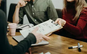 “Alright, Then I Quit”: 30 Jobs That Made New Hires Quit On Day 1