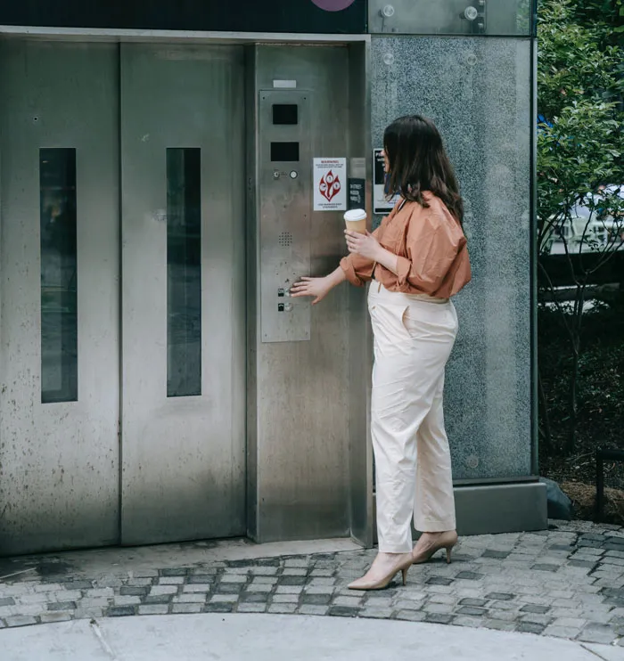 5-Star Hotel Employees Spill The Tea On Hotel Secrets, And Some Get Really Dark (30 Answers)