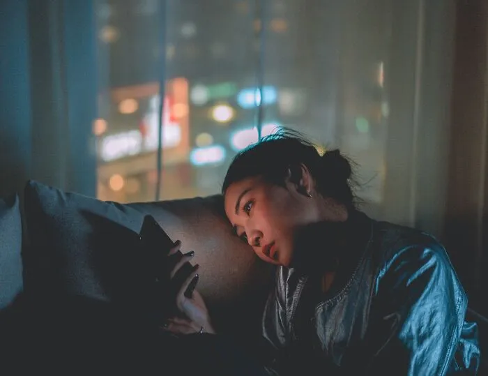 30 People Discuss Common Signs That Someone Is Living A Miserable Life