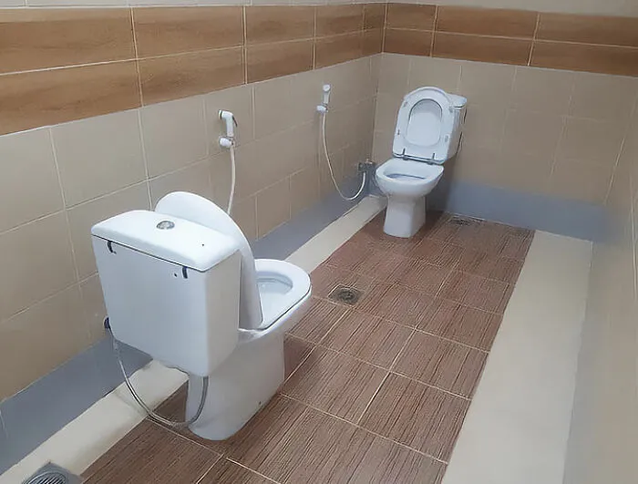 Creepy-Toilets-With-Threatening-Auras-Pics