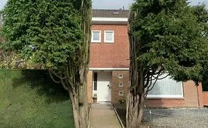 40 Hilariously Bad Houses, As Spotted By This Belgian Guy (New Pics)