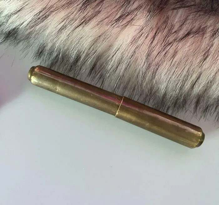 Me emborraché en un club elegante y hoy encontré esto en mi bolso