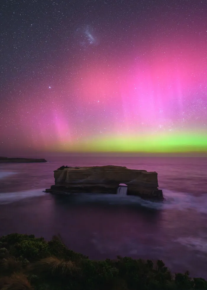 "Bakers Oven Aurora Australis" By Josh Beames