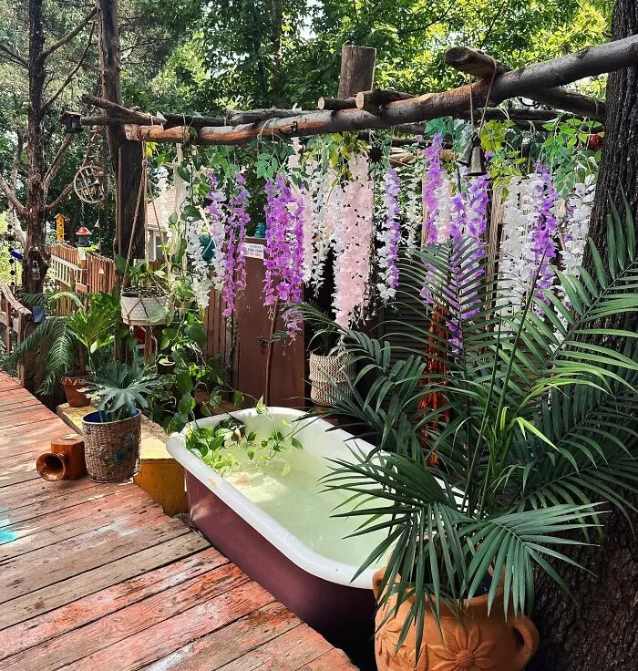 DIY Hack: Bathtub For The Yard
