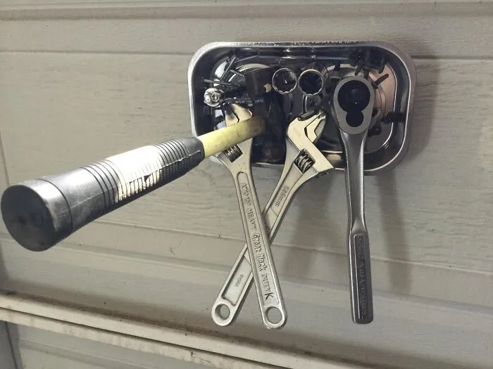 Every Nut, Bolt, And Screw That Has Ever Rolled Off The Workbench And Disappeared Forever Finally Has Somewhere To Stay Put Thanks To A <a Style="Display:inline;" Href="Https://Www.amazon.com/Dp/B000n3235e?ascsubtag=7418597%2c58%2c74%2cd%2c0%2c0%2c0%2c0%3a0%2c30593846%2c0%2c0%2c0&th=1&linkcode=ll1&tag=bpdolphin-20&linkid=89178ef2d2e3653277a430404af4d6d9&language=en_us&ref_=as_li_ss_tl" Target="_blank">  <span Style="Font: Inherit; Color: #d74b1f;"> Strong Magnetic Nut And Bolt Tray </Span> That Holds Everything In Place Like It Means Business