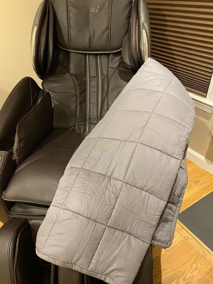 Dreamy Embrace Awaits: Gift Your Sleep-Loving Girlfriend The Weighted Blanket - For A Deeper, More Restful Slumber