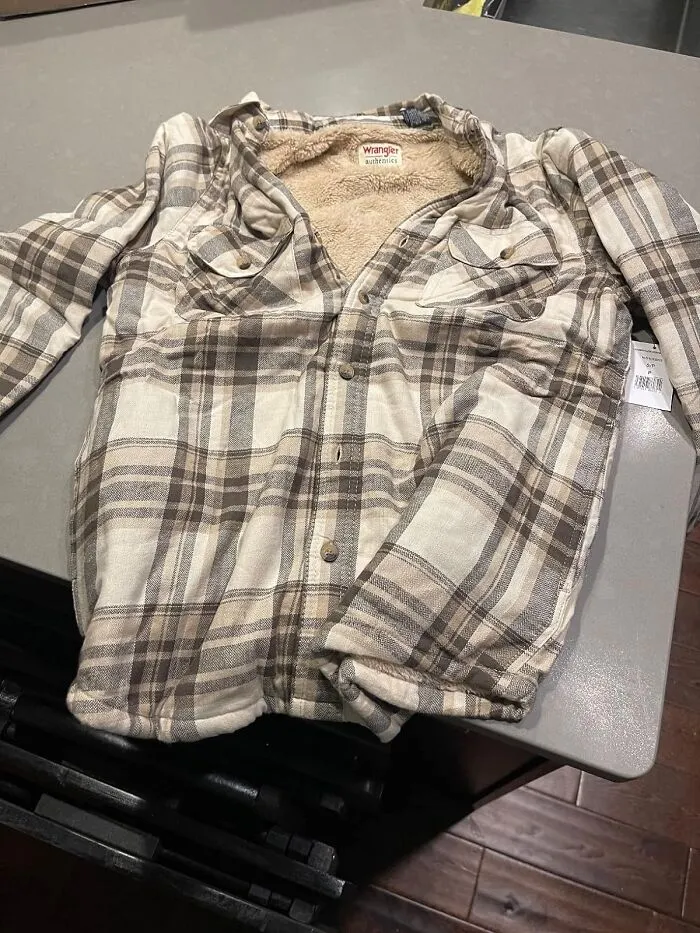 Style Meets Comfort: Wrangler Authentics Men's Long Sleeve Sherpa Lined Shirt Jacket - The Perfect Blend For Fashionable Dads!