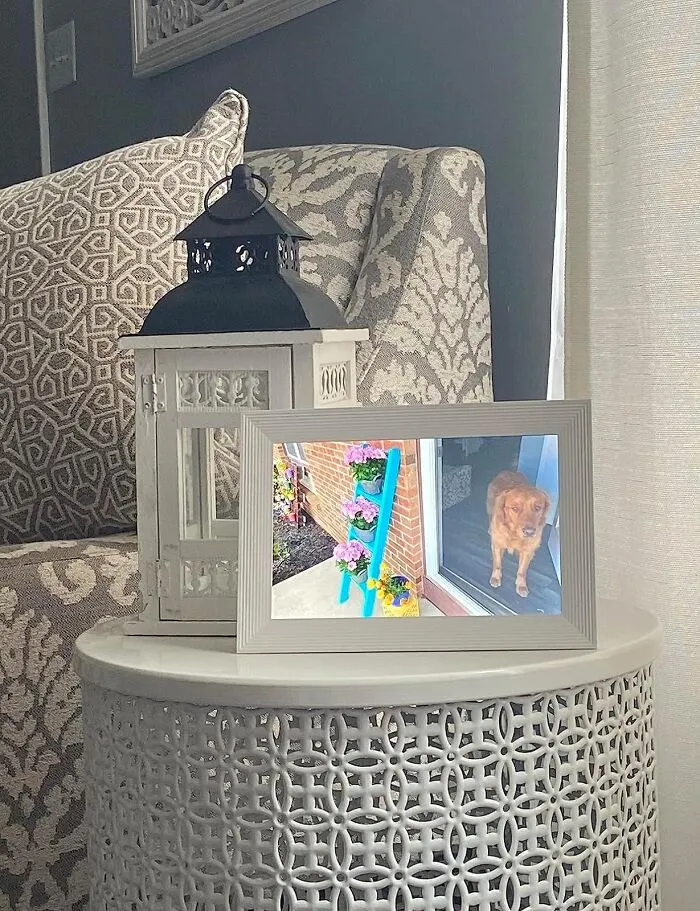 Preserve Memories In Style: Digital Picture Frame - A Perfect Gift For Your Nostalgic Girlfriend To Relive Precious Moments!