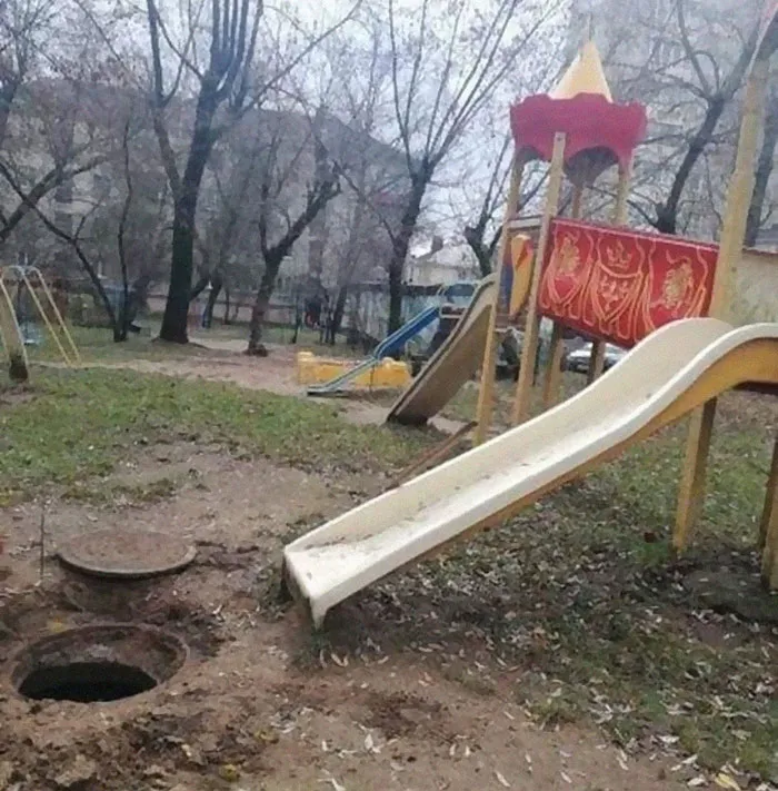 50 Of The Most Bizarre Pics That Got Posted On This No Context Instagram Page
