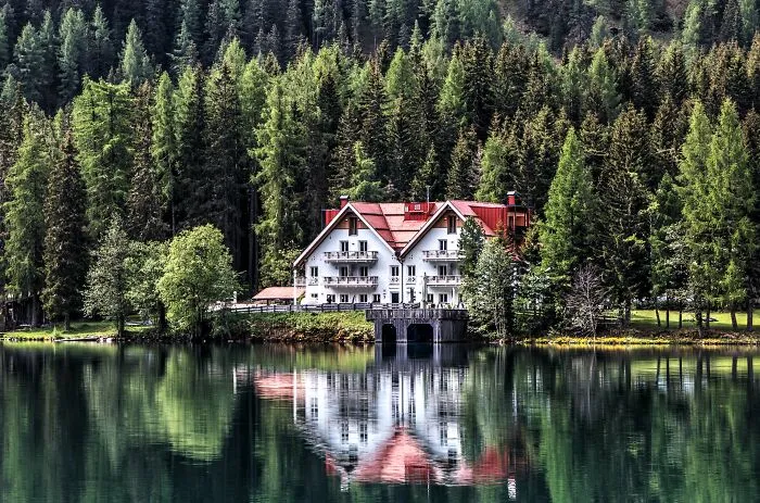 25 Signs That Scream “I’m Upper-Class”, As Pointed Out By Folks Online