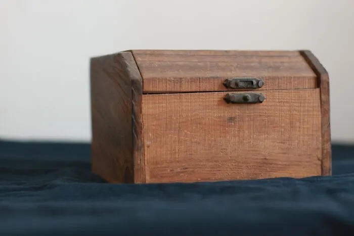 30 Weird Surprises People Found After Moving Into A New Home, As Shared In This Online Thread