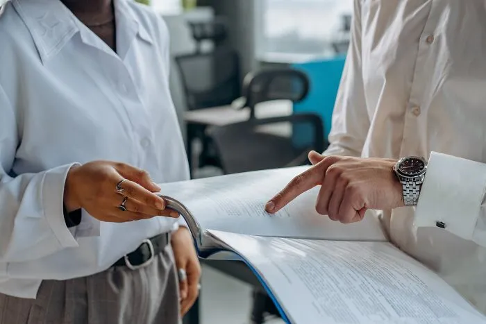 28 Hiring Managers Share What Makes A Resume Immediately Worthless To Them 