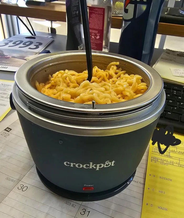 Hot Meals, Happy Girlfriend: Crock-Pot Electric Lunch Box - Adding Sizzle To Your Busy Life With Portable Perfection - Because Love Is 'Warming'!