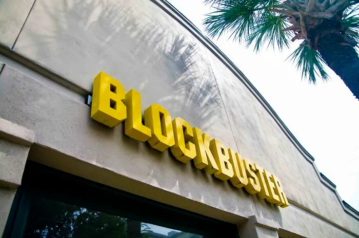 30 Currently Non-Existent Things That Were Part Of Some People's Childhoods, As Shared Online