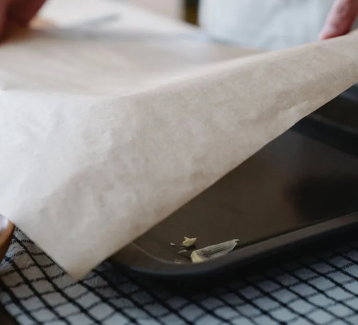 “Pretended He Didn't Know What A Baking Sheet Was”: 50 Relationship-Ending Moments