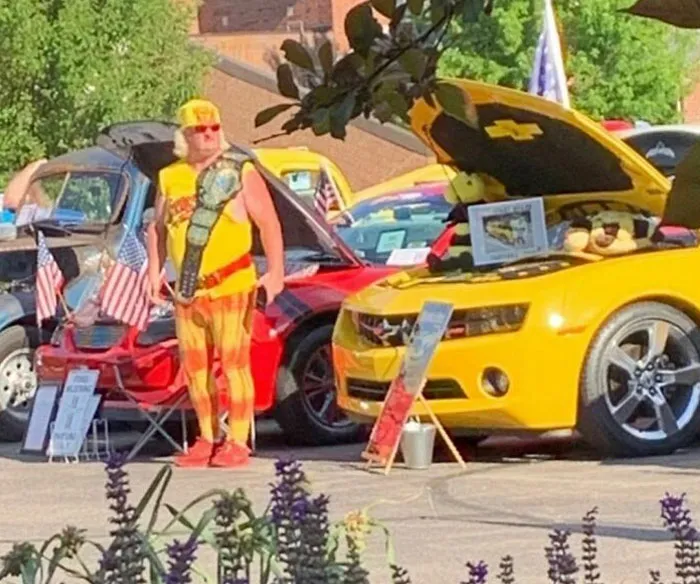 30 Of The Most Hilariously Chaotic Things To Have Been Spotted At Car Shows
