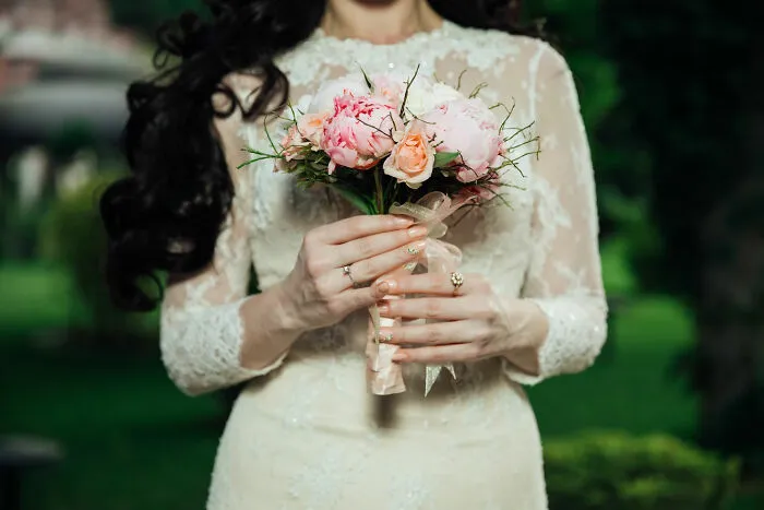 “I Was In Utter Disbelief”: 30 Bizarre Wedding Moments People Couldn’t Believe Actually Happened