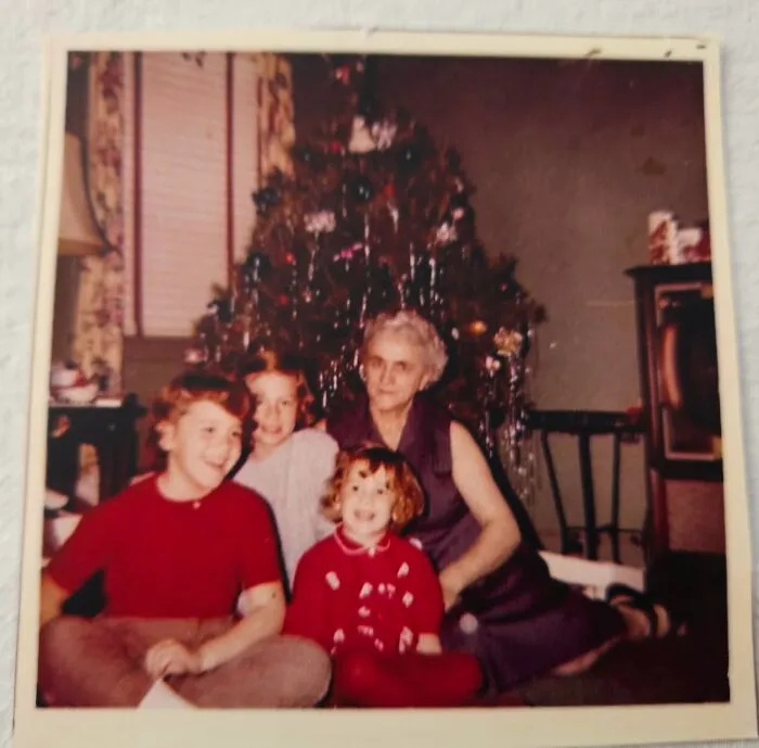Grandma's Girls.   (Yes, It's 1962 But Other Peoples Privacy Is Considered). Hey, That's Me In The Middle