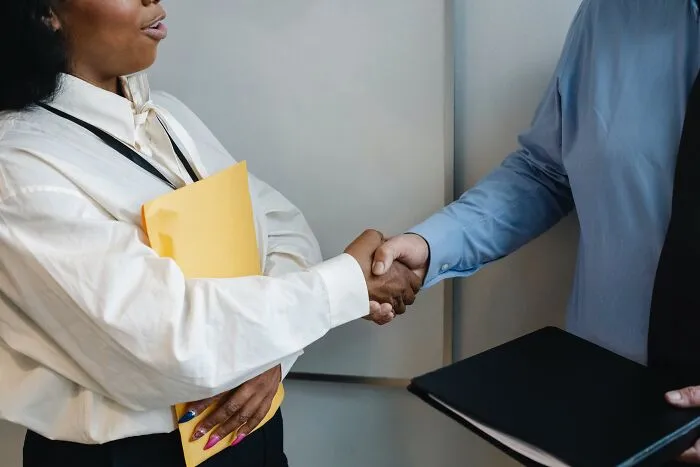 28 Hiring Managers Share What Makes A Resume Immediately Worthless To Them 