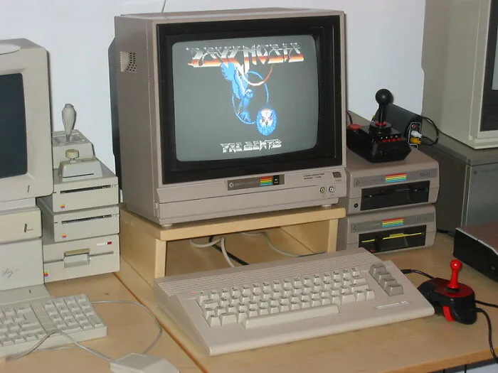 “Skip-It AKA Ankle Shatterers”: 30 Things From Childhood That You Probably Can’t Find Today
