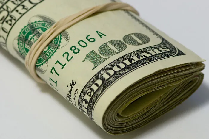 Not Illegal, But: 30 Unethical Financial 'Hacks' That People Say Won't Land You In Prison