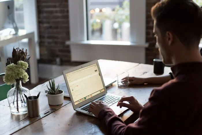 28 Hiring Managers Share What Makes A Resume Immediately Worthless To Them 